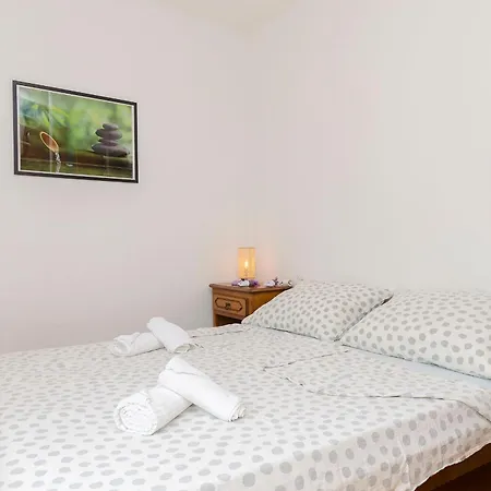 Apartment Miljenka *